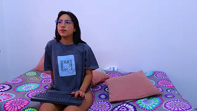 Snapshot of Ana_and_Leo chatting on 23, 1, 2025 Ana and Leo online show from 23, 1, 2025