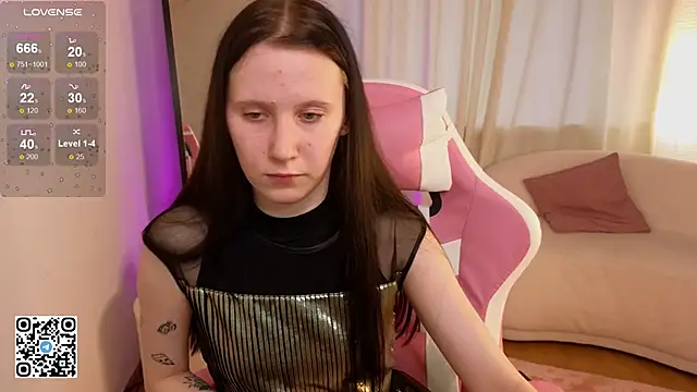 mon lola online show from 2, 2, 2025