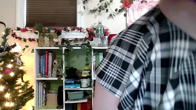 AverageRose online show from 4, 3, 2026