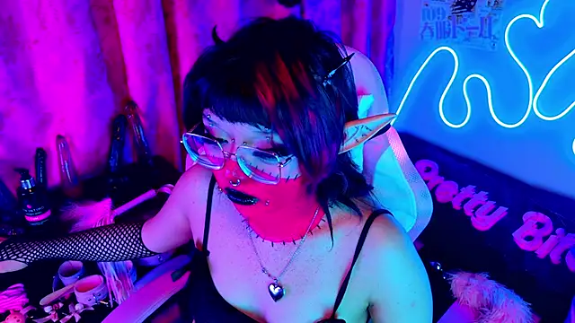 LaytonBox online show from 1, 3, 2025