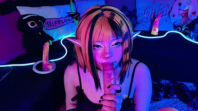 LaytonBox online show from 23, 9, 2025