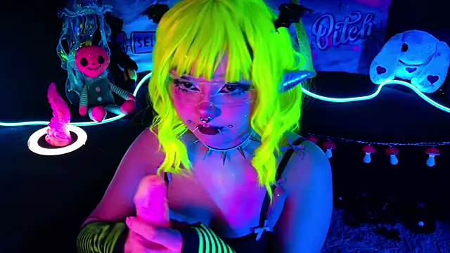 LaytonBox online show from 10, 10, 2025