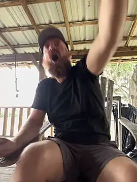 Snapshot of 32XRedBeard chatting on 23, 11, 2025 32XRedBeard online show from 23, 11, 2025