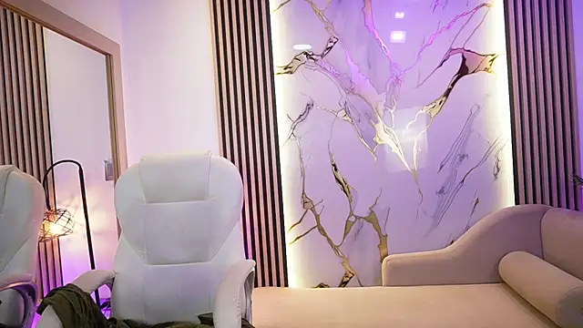 Emma Walkerr  online show from 8, 4, 2026