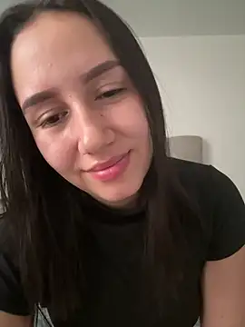 Snapshot of Jullya_x chatting on 15, 7, 2026 Jullya x online show from 15, 7, 2026