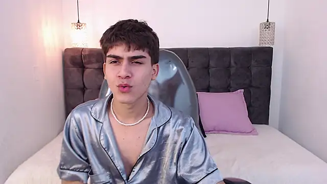 Tommy18   online show from 7, 1, 2025