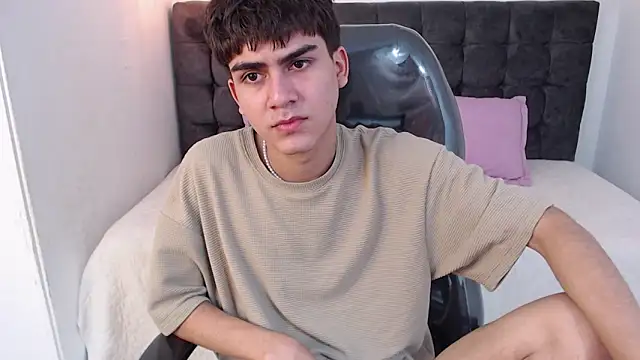 Tommy18   online show from 8, 1, 2025