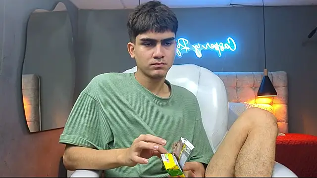 Tommy18   online show from 25, 2, 2025