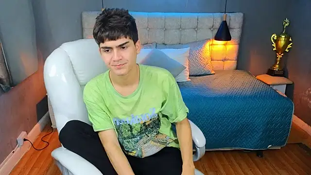 Tommy18   online show from 15, 3, 2025