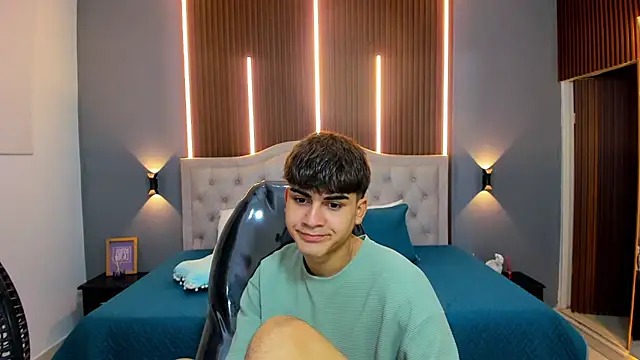 Tommy18   online show from 7, 10, 2025