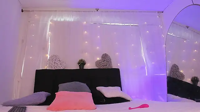 Bonny and carrot online show from 8, 11, 2025