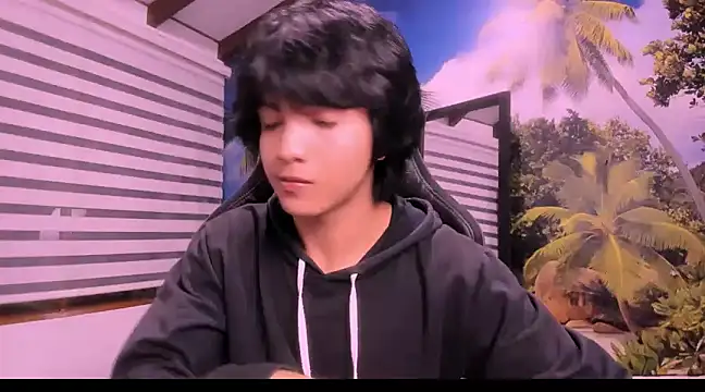 AllanYong18 online show from 30, 1, 2025