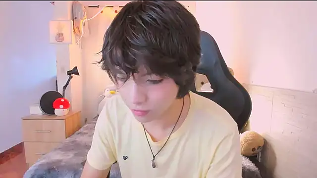 AllanYong18 online show from 25, 4, 2026