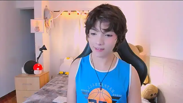 AllanYong18 online show from 26, 4, 2026