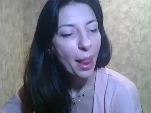 LissaBlossom online show from 1, 2, 2025