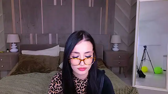 EmmaLawrens online show from 12, 2, 2025