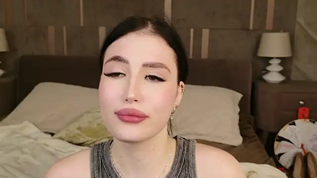 EmmaLawrens online show from 5, 10, 2025