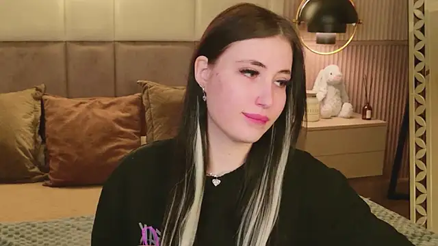 EmmaLawrens online show from 26, 4, 2026