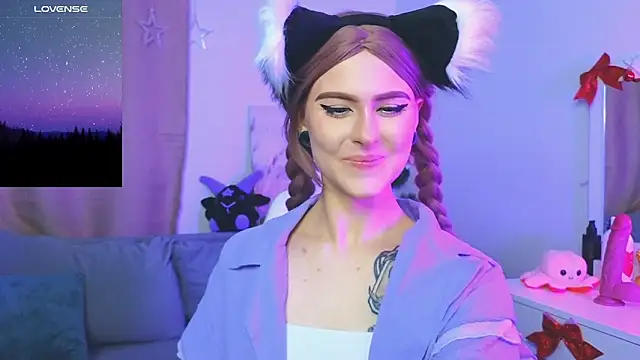 Emily  Mooree online show from 19, 1, 2025