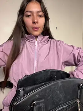 Snapshot of Aleska_Miami chatting on 7, 5, 2026 Aleska Miami online show from 7, 5, 2026