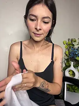 Snapshot of Aleska_Miami chatting on 8, 6, 2026 Aleska Miami online show from 8, 6, 2026