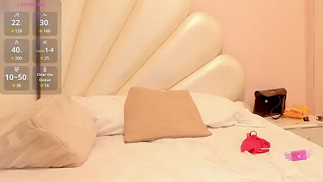 Thifany Hampton  online show from 17, 1, 2025