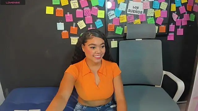 Snapshot of JasmineRose7 chatting on 25, 11, 2025 JasmineRose7 online show from 25, 11, 2025