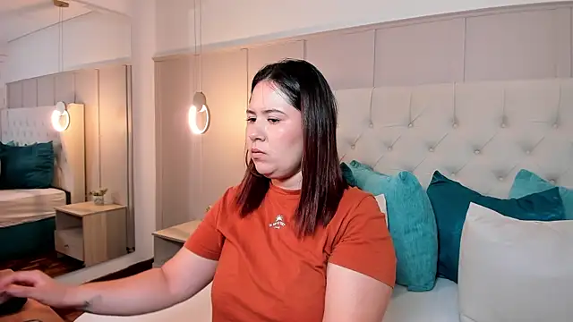 zoes milee online show from 22, 9, 2025