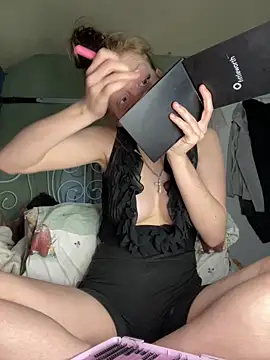 VioletxBlue online show from 28, 4, 2026