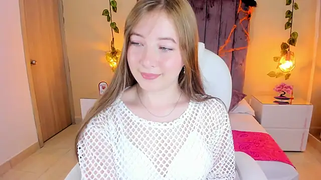 Snapshot of Dahlia_Rousse chatting on 2, 10, 2025 Dahlia Rousse online show from 2, 10, 2025