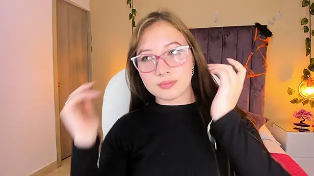 Snapshot of Dahlia_Rousse chatting on 3, 10, 2025 Dahlia Rousse online show from 3, 10, 2025