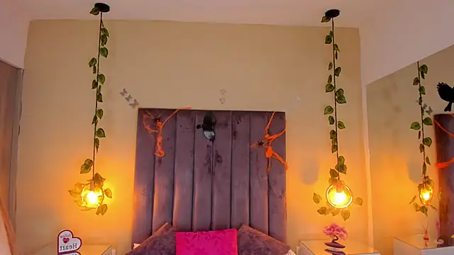 Snapshot of Dahlia_Rousse chatting on 11, 10, 2025 Dahlia Rousse online show from 11, 10, 2025