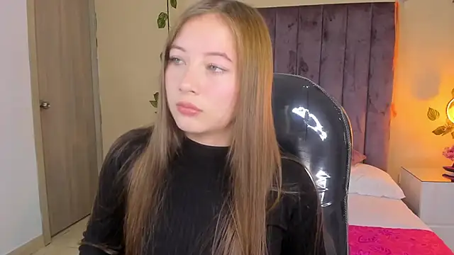 Snapshot of Dahlia_Rousse chatting on 18, 10, 2025 Dahlia Rousse online show from 18, 10, 2025