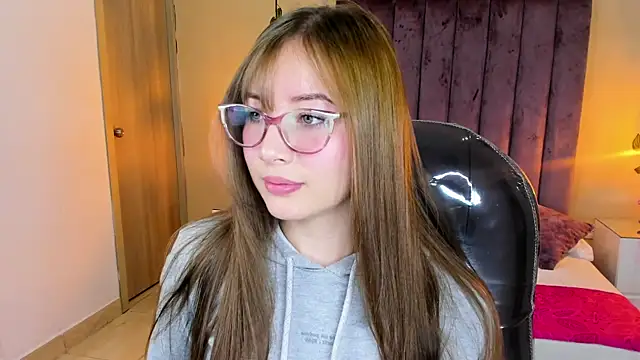 Snapshot of Dahlia_Rousse chatting on 4, 12, 2025 Dahlia Rousse online show from 4, 12, 2025