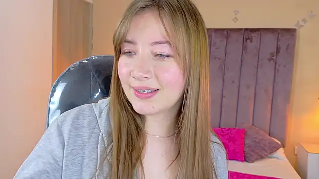 Snapshot of Dahlia_Rousse chatting on 5, 3, 2026 Dahlia Rousse online show from 5, 3, 2026