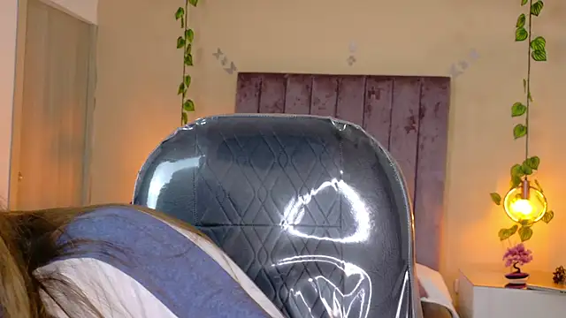 Snapshot of Dahlia_Rousse chatting on 8, 3, 2026 Dahlia Rousse online show from 8, 3, 2026