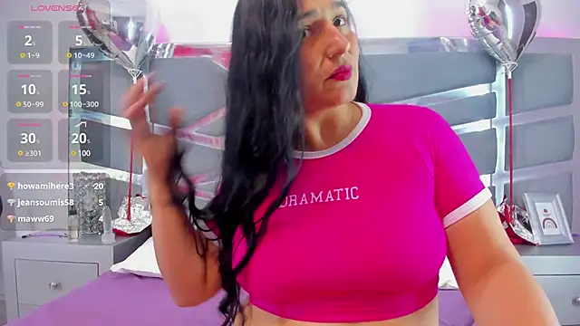 Snapshot of LucineArias chatting on 27, 2, 2025 LucineArias online show from 27, 2, 2025