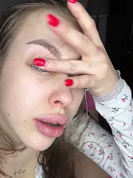 BeatriceXCute online show from 1, 2, 2025