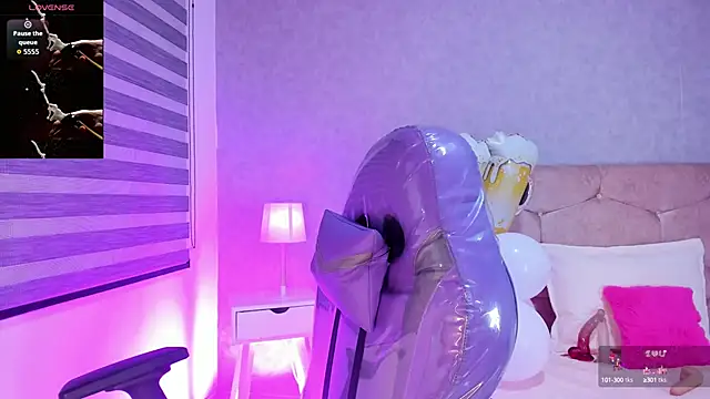 Elise-Leyton online show from 3, 10, 2025