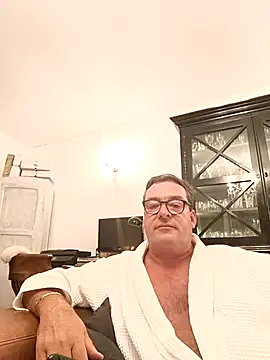 Snapshot of MountJohnXL chatting on 4, 4, 2026 MountJohnXL online show from 4, 4, 2026