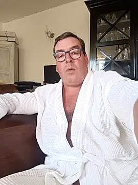 Snapshot of MountJohnXL chatting on 6, 4, 2026 MountJohnXL online show from 6, 4, 2026