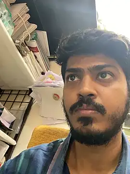 cute modell online show from 15, 1, 2025