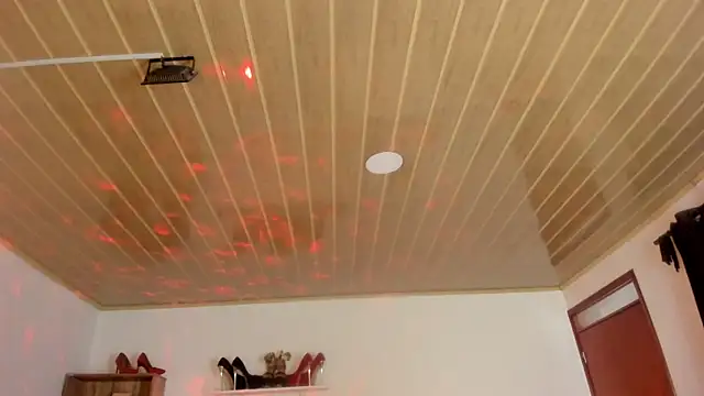 Renaxi Smith online show from 10, 9, 2025