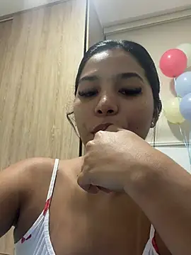 CharlotteGraay online show from 27, 7, 2026
