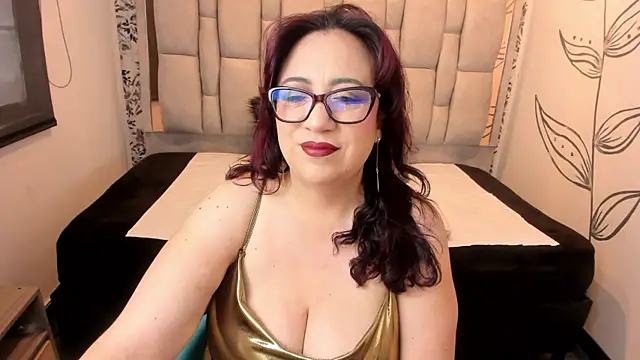 Victoria Adamns online show from 26, 11, 2025