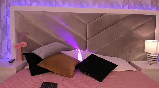 Sara  collins   online show from 4, 2, 2025