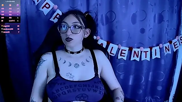 Kimlennox  online show from 11, 2, 2025