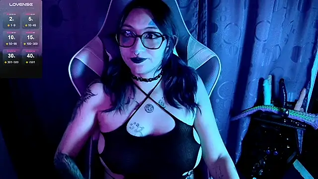 Kimlennox  online show from 9, 9, 2025