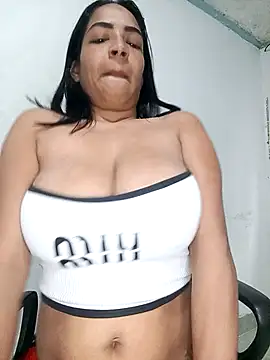 Snapshot of CarolinePolsen chatting on 25, 2, 2025 CarolinePolsen online show from 25, 2, 2025