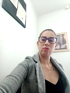 CHARLOTTE 1711 online show from 12, 2, 2025